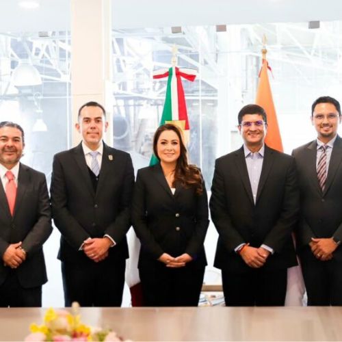 Directivos de Rane Maltas LTD y representantes gubernamentales durante el anuncio de inversión en Aguascalientes.