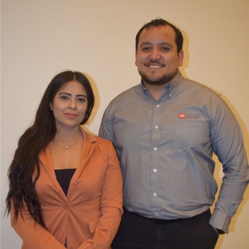 Jazmín González, ingeniero de calidad y Armando Pérez, gerente de operaciones en México de Chainworks.