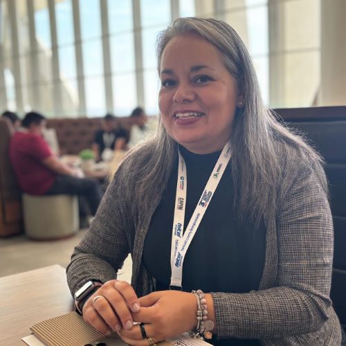 Adriana Romo, gerente de Trade Compliance en México de UPS, indicó que la empresa invierte unos mil millones de dólares en tecnología al año.
