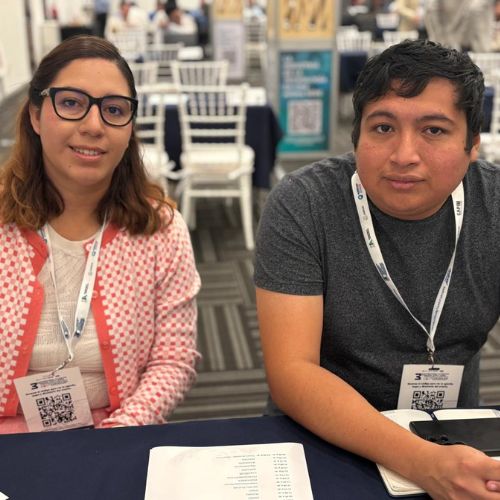 Karen Alejandra Gómez, ingeniera de logística y Michel Sánchez, ingeniero de calidad en AWL.