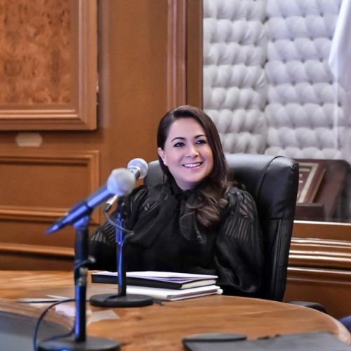 La gobernadora de la entidad, Tere Jiménez, en reunión con Edgar Abad López López, presidente y director general del Grupo ABA.