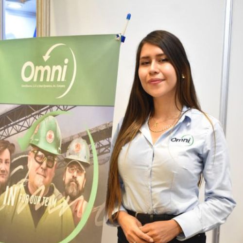 Monserrat Acosta, compradora de OmniSource en Querétaro.