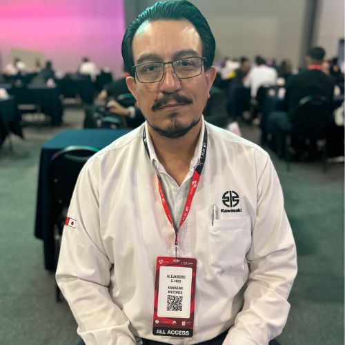 Alejandro Elenes, gerente de compras de Kawasaki.