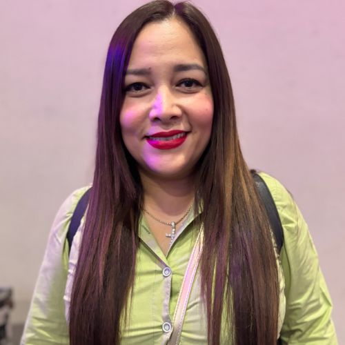 Norma Cardona, compradora de Triple M Metal.