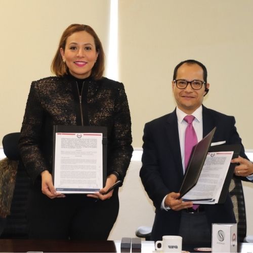 Firma de convenio entre la UPQ y la AMMMT.