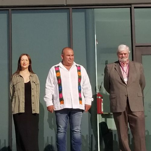 Diana Patricia Vidal García,  directora de Clusters de la Subsecretaría de Inversión de la Secretaría de Economía; Humberto Medina Quiroga, alcalde de El Carmen, y  Pete Miller, CEO de Levare.