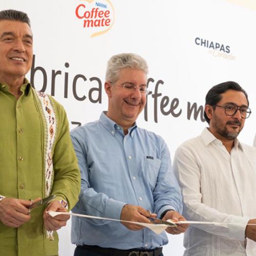 La ceremonia del corte de listón contó con la presencia del gobernador de Chiapas, Rutilio Escandón Cadenas; el presidente del Consejo de Empresas Globales, Alberto de la Fuente; además de directivos de la empresa y otros representantes gubernamentales.