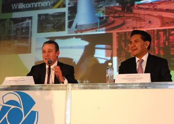 Francisco Antón Gabelich, Director de la ADIAT y Félix Adrián Fuentes Villalobos, Secretario de Desarrollo Económico del Estado de México,  coincidieron que la clave para atraer mayor inversión al estado de México es la innovación.