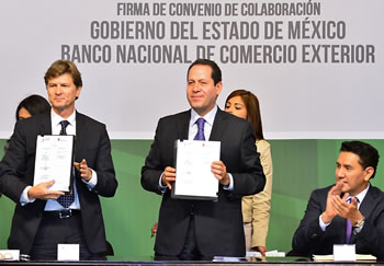 Enrique de la Madrid Cordero, Director General del Banco Nacional de Comercio Exterior (Bancomext) y Eruviel Ávila Villegas, Gobernador del Estado de México.