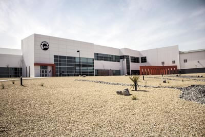 ›› BRP opera dos plantas en Ciudad Juárez y una en Querétaro.