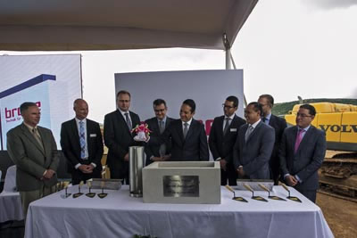 ›› Directivos de la empresa y representantes gubernamentales colocan primera piedra de la tercera etapa de Brose en Querétaro.