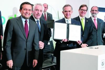 ›› Evento encabezado por el Secretario de Economía, Ildefonso Guajardo; el Jefe de Gobierno de la Ciudad de México, Miguel Ángel Mancera; el Director General de Nacional Financiera, Jacques Rogozinski; y el Presidente del Instituto Nacional del Emprendedor (INADEM), Enrique Jacob Rocha.