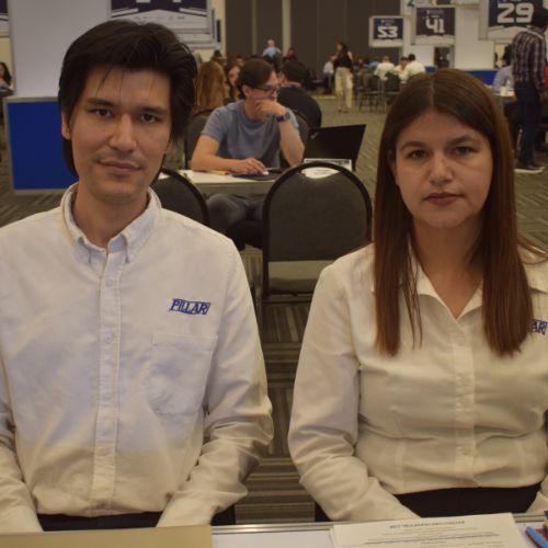 Cesar Ramírez, gerente de gestión de calidad y Sandra Vázquez del departamento de ventas de Pillar.