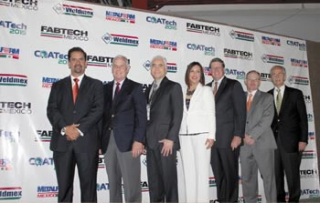 ›› Inauguran represetantes del sector industrial, a Expo Fabtech 2015.