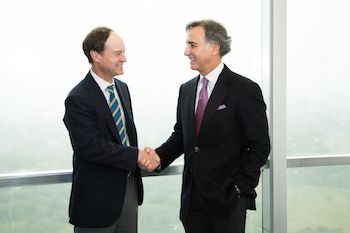 Bryan Blasingame, Director de Inversiones de IDI Gazeley Brookfield Logistics Properties y  Sergio Argüelles González, Presidente y Director General de FINSA.