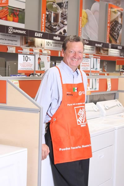 ›› Ricardo Saldívar Escajadillo, Presidente y Director General de The Home Depot.
