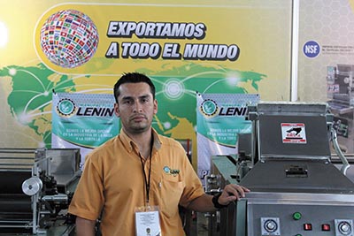 Daniel Herrera Medina, Coordinador de Negocios de Manufacturas Lenin.