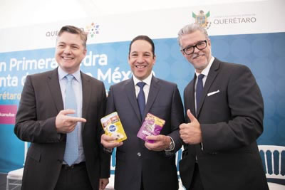 ›› Carlos Dieppa, Presidente para Latinoamérica de Mars Petcar, Francisco Domínguez Servién, Gobernador de Querétaro y Carlos Peón, Director de Mars Petcare México.