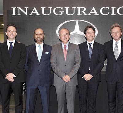 Directivos de Mercedes Benz inauguran agencia premium en San Luis Potosí.