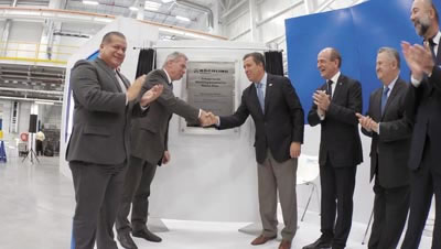 ›› Develan placa conmemorativa de la inauguración: Miguel Márquez Márquez, Gobernador de Guanajuato y George Duffner, Director Ejecutivo del Grupo Röchling.