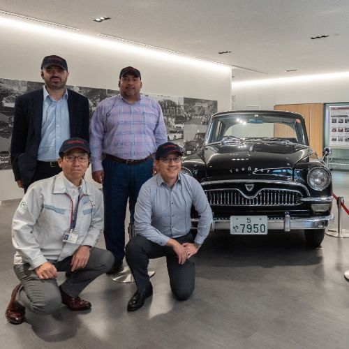 Toyota executives and Guanajuato government representatives at the announcement of the investment in Japan.