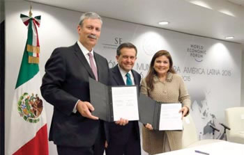 ››Francisco González Díaz, Director de ProMéxico; Ildefonso Guajardo Villarreal, Secretario de Economía y Marisol Argueta de Barillas, Directora para América Latina del Foro Económico Mundial.