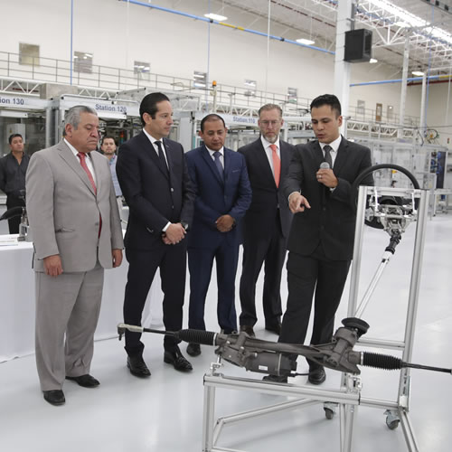 Francisco Domínguez, Gobernador del estado, encabezó la inauguración de la planta Bosch Querétaro.