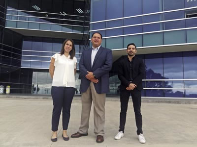 ›› (izq.-der.) Mónica Barragán, Administradora del Clúster Automotriz de SLP; Héctor Soto, Director y Manuel Zulaica, Coordinador de Comités.