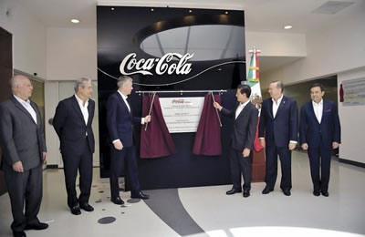 ›› El Presidente Enrique Peña Nieto encabezó la inauguración del Centro de Innovación y Desarrollo de la Industria Mexicana de Coca-Cola.