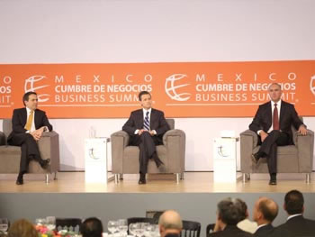 ›› ldefonso Guajardo Villarreal, Secretario de Economía, Enrique Peña Nieto, Presidente de la República Mexicana y José Calzada Rovirosa, Gobernador de Querétaro<br />