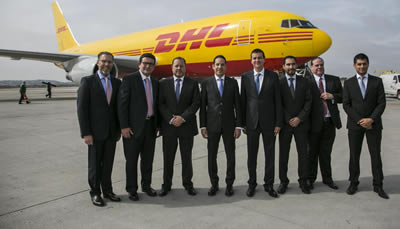 Directivos de la empresa y autoridades estatales en el Centro Aéreo Internacional de DHL.