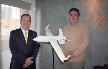 Mauricio Ramos, Presidente de Unmanned Systems Technology International (USTI) y Jorge Llamas, Director General de USTI. 
