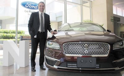 ›› Leo Torres, Director de Compras de Ford México.