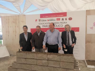 ››Directivos y representantes gubernamentales presentes en el arranque del proyecto.