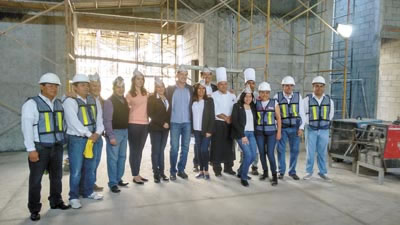 ›› Personal directivo y empleados de Grupo Brisas y Hotel Hacienda Jurica mostraron la obra en donde se construye el Centro de Convenciones.