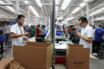 Desde León se fabricarán descansabrazos, deflectores de aire, cortinillas para quemacocos, cordeles sujetadores, sujetadores de batería, cintas para accionar mecanismos de asientos, entre otros.