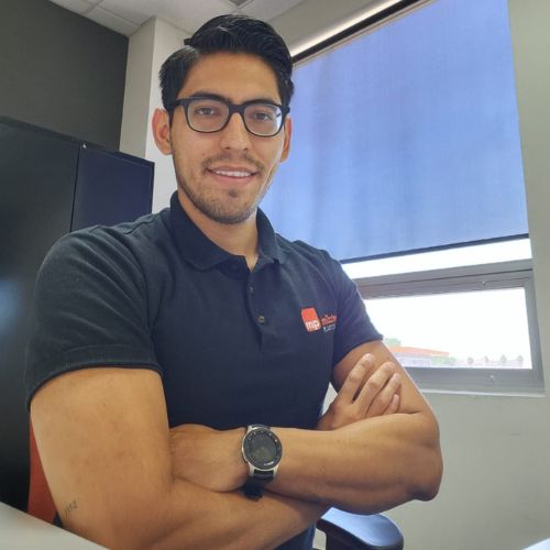 Buyer de Mitchell Plastics en Querétaro.