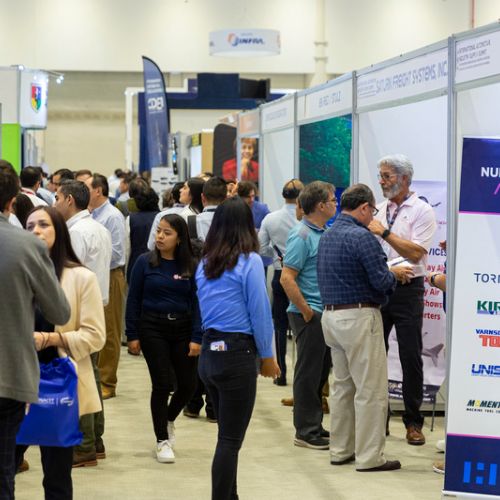 In the halls of the Querétaro Congress Center there were 512 stands, business meetings, conferences and networking sessions.