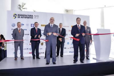 ›› Óscar Albín Santos, Presidente Ejecutivo de la Industria Nacional de Autopartes (INA), durante su participación en la inauguración del 5º Simposio y Exposición Manufactura de Autopartes.