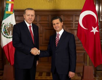 Recep Tayyip Erdogan, Presidente de la República Turca y Enrique Peña Nieto, Presidente de la República Mexicana, firmaron documentos de colaboración bilateral con el fin de refrendar su relación económica, cultural y turística.