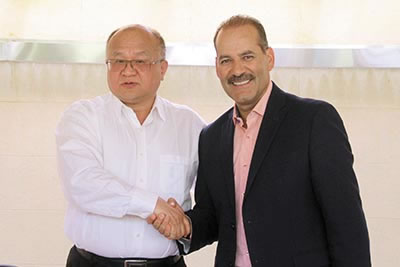 ›› El Gobernador de Aguascalientes, Martín Orozco Sandoval y Mr. JongHwa Chin, foundedMinthGroupLimited.<br />