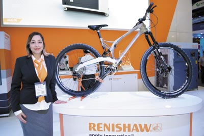 ›› Fátima Oyervides, encargada del Marketing en Renishaw.