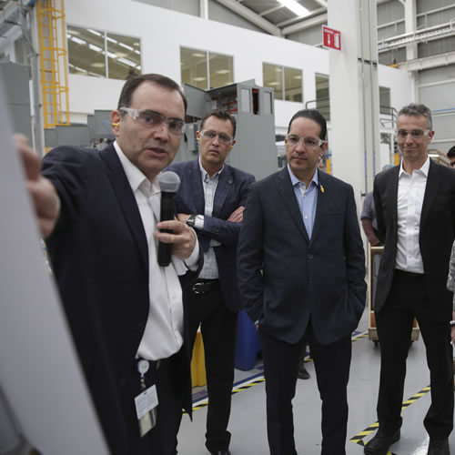El gobernador de Querétaro, Francisco Domínguez encabezó la inauguración de la nueva línea de producción de Siemens.