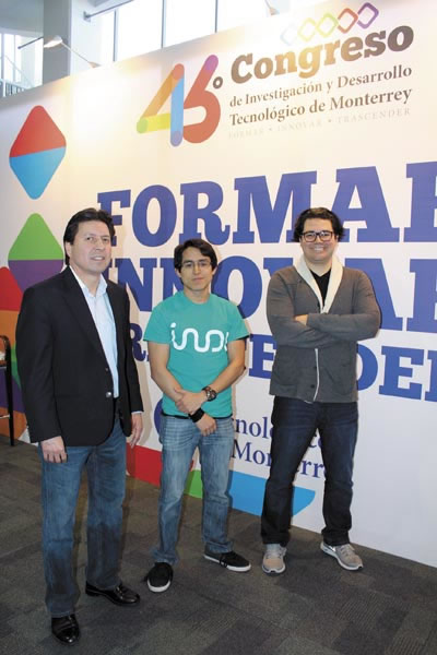 ›› Dr. Rogelio Soto, Director de la Modalidad de Investigación e Innovación del ITESM; Jesús Tamez, fundador y Director de INDI y Ernesto Rodríguez, Director de Wearobot.