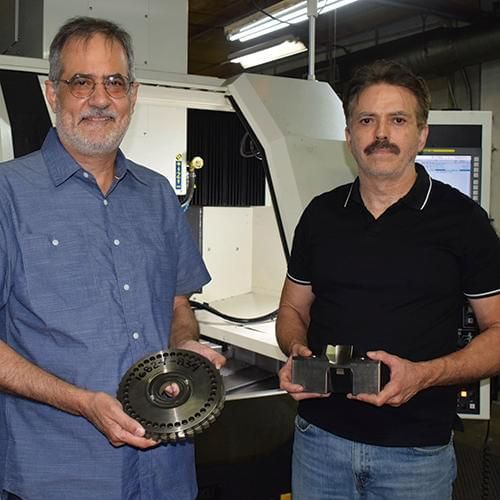 Eduardo Sañudo y Carl Handlin, fundadores de Alta Tecnología en Mecanizado (ATM).
