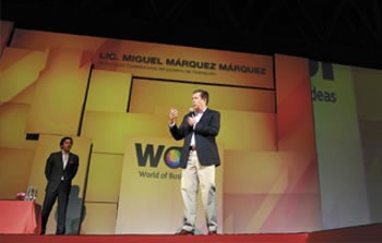 ›› Miguel Márquez Márquez, Gobernador del Estado de Guanajuato durante el evento enfocado en la innovación.