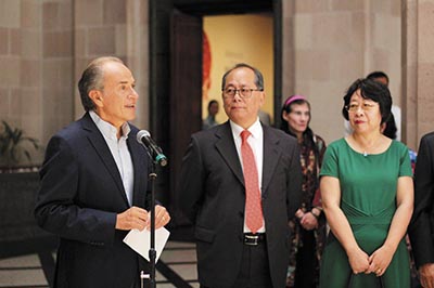 El Gobernador del estado mexicano de San Luis Potosí, Juan Manuel Carreras en compañía del embajador de China en México, Qiu Xiaoqi